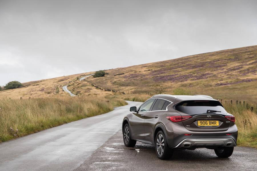  Infiniti QX30 2.2d AWD 2016 года  (WW) (фото 29 из 38)